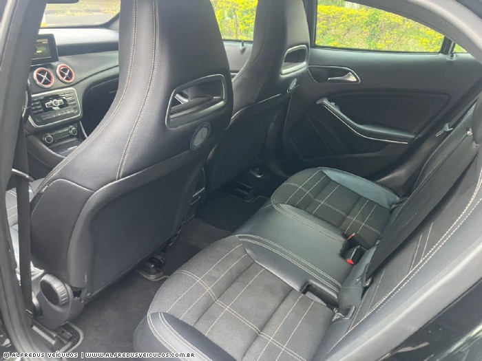 Mercedes-Benz GLA 200 ADVANCE 2014/2015